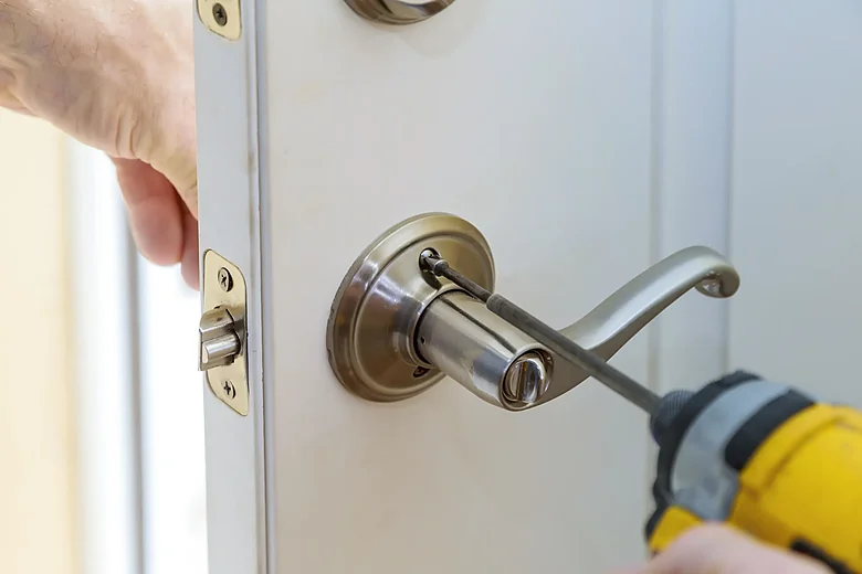 Guaranteed Door Knobs Repair in Whitby